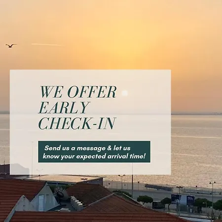 Design With Rooftop Terrace And 180-degree River&city Views Appartement Lisboa