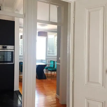 Design With Rooftop Terrace And 180-degree River&city Views Lisboa