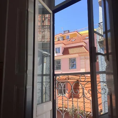 Design With Rooftop Terrace And 180-degree River&city Views Lisboa