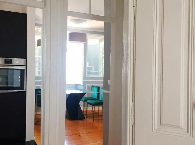 Design With Rooftop Terrace And 180-degree River&city Views Lisboa