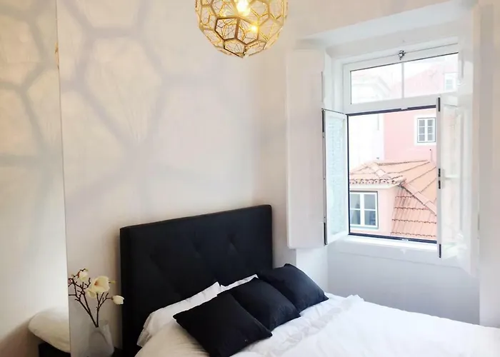 Design With Rooftop Terrace And 180-degree River&city Views * 리스본