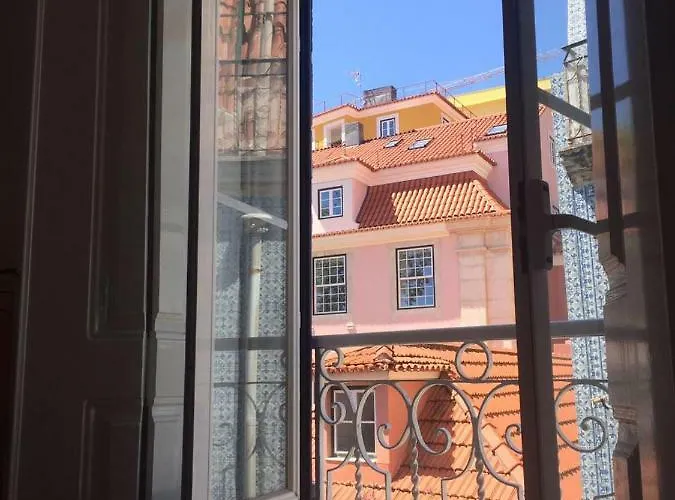 Design With Rooftop Terrace And 180-degree River&city Views Lisboa