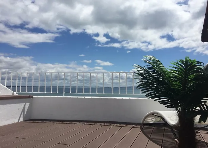 아파트 Design With Rooftop Terrace And 180-degree River&city Views 리스본