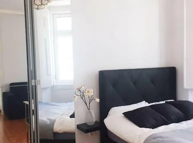 아파트 Design With Rooftop Terrace And 180-degree River&city Views